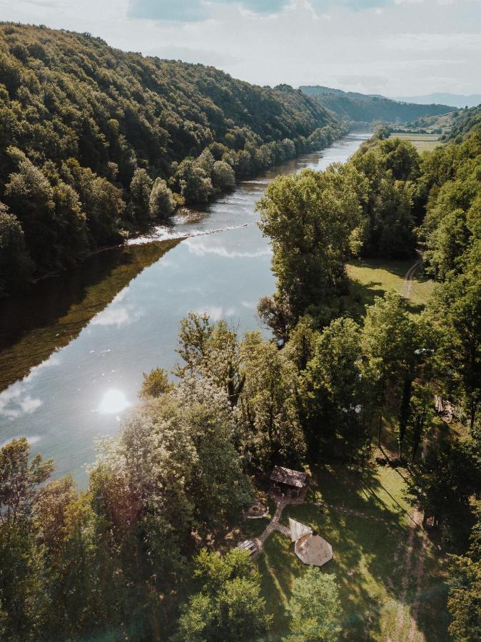 Готель Robinson Camp Kupa - Juratovicki Brig Netretic Екстер'єр фото